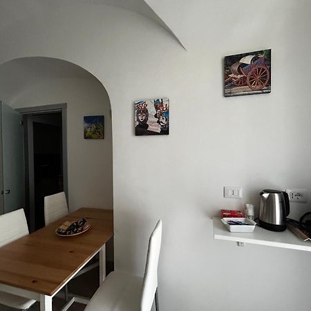G House 100 Apartment คาตาเนีย ภายนอก รูปภาพ