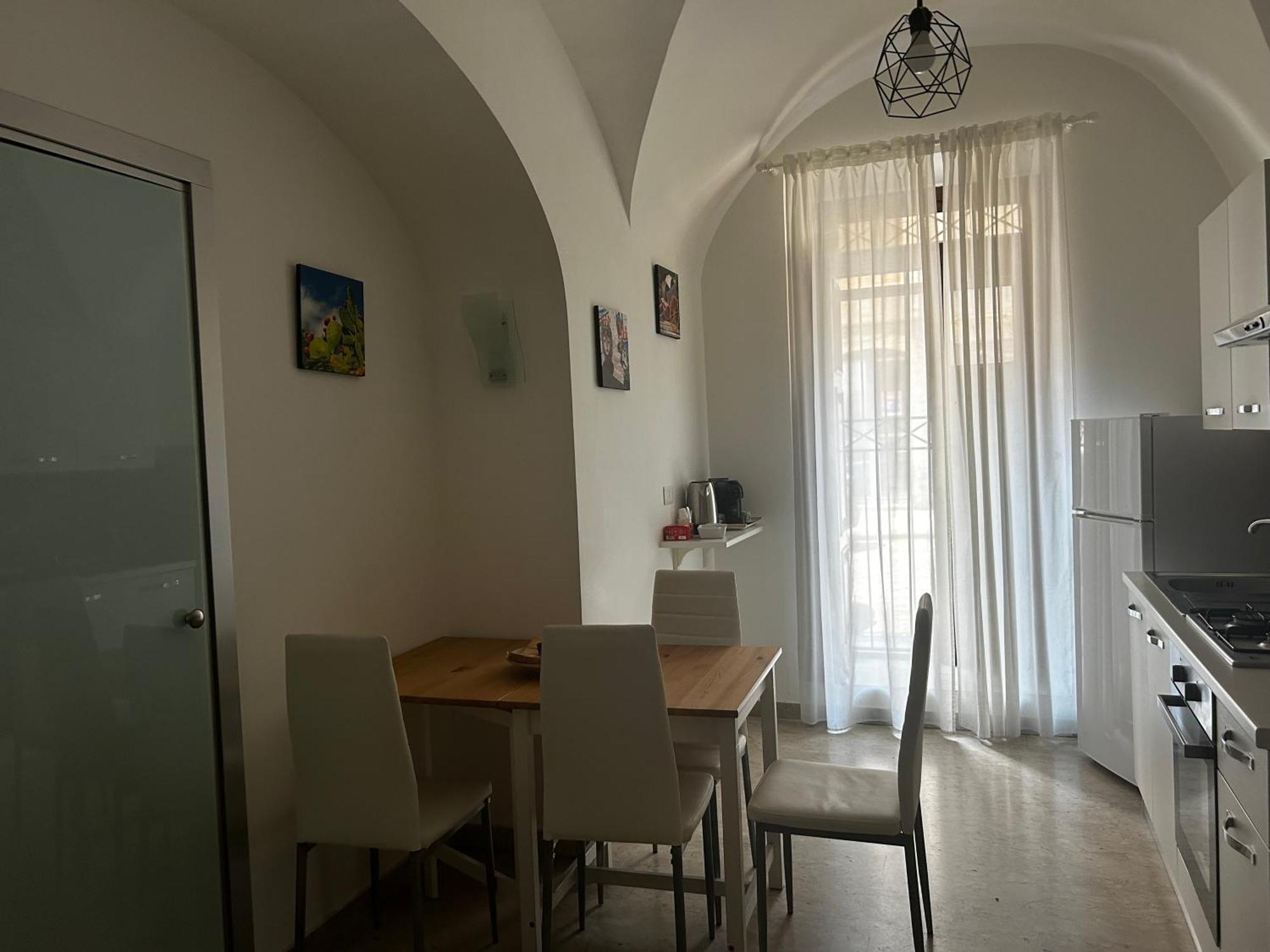 G House 100 Apartment คาตาเนีย ภายนอก รูปภาพ