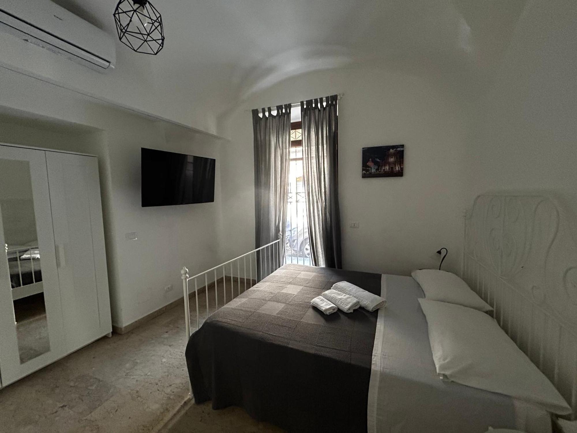 G House 100 Apartment คาตาเนีย ภายนอก รูปภาพ
